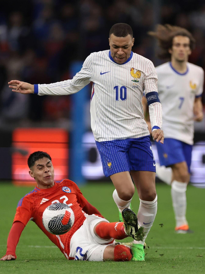 智利足球顶级联赛中引发球迷热议的精彩对决是